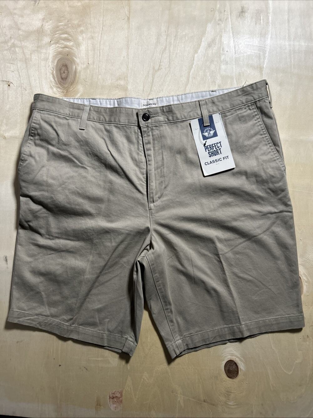 NEW Dockers “Perfect Short” Classic Fit Flat Front 100% Cotton Tan Men’s Size 42